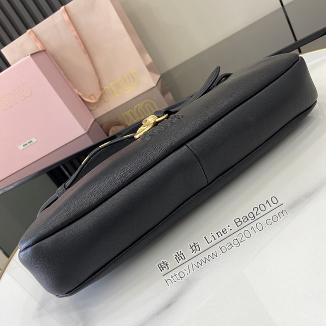 miumiu繆繆專櫃最新款爆款腋下中古包肩背女包 jh2573型號：5BC182